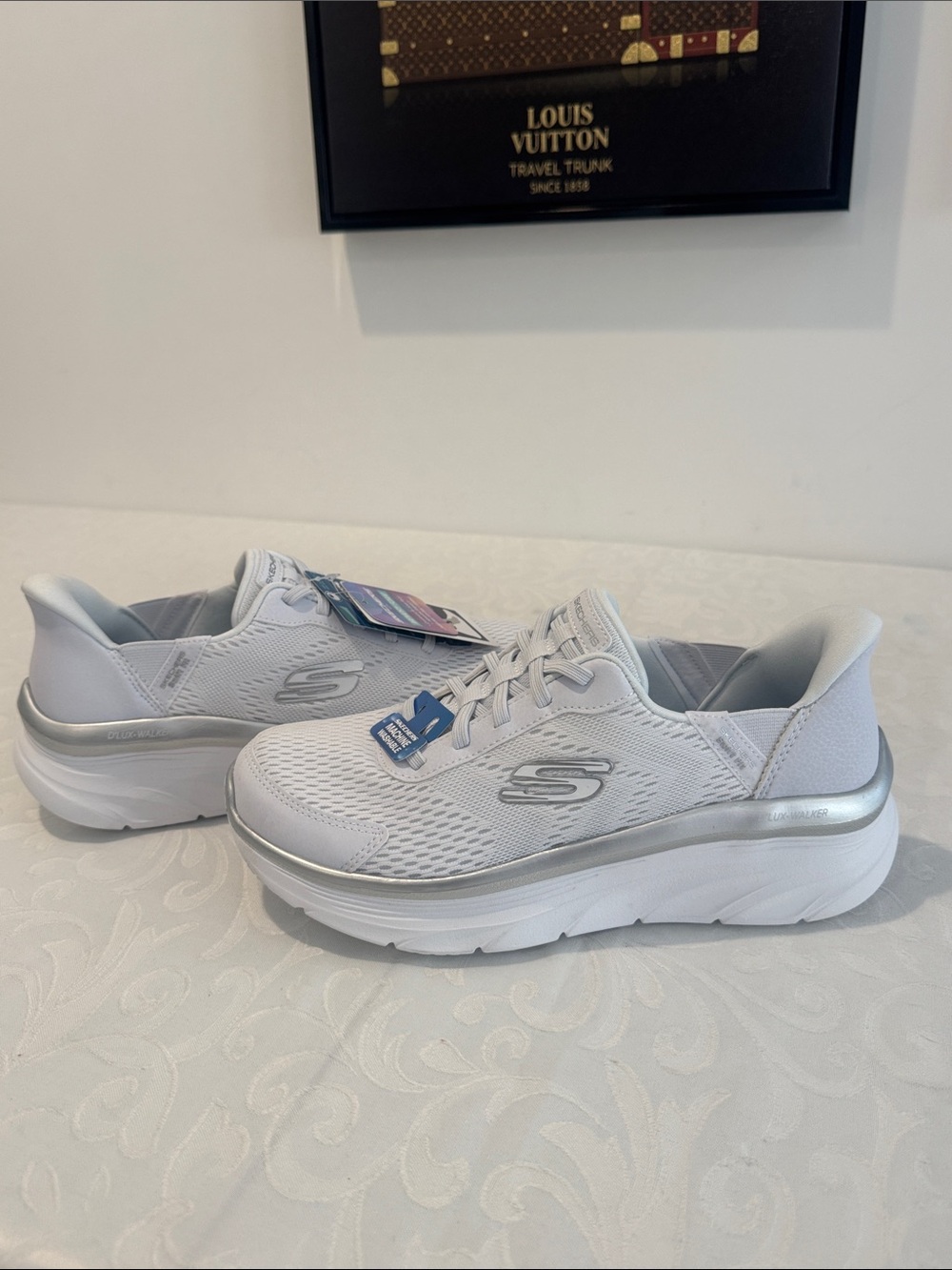 Sketchers Hands Free Swift Fit Sneakers. Ladies 8.5